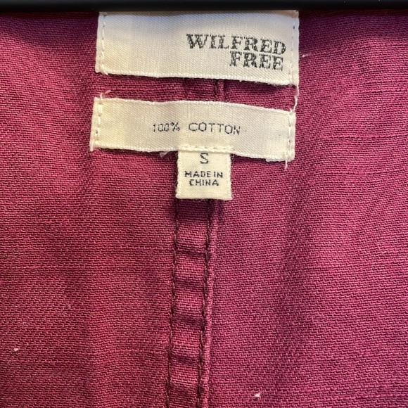 Aritzia Wilfred Free cropped v-neck cotton sleeveless top - Picture 2 of 3